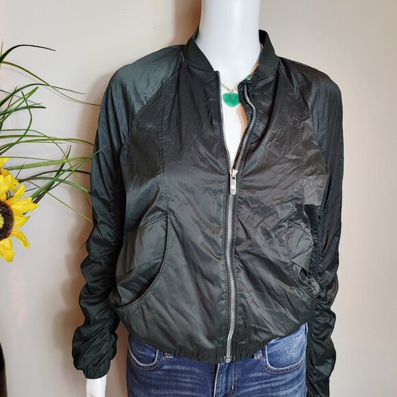 Lululemon above the clouds jacket - Picture 5 of 7